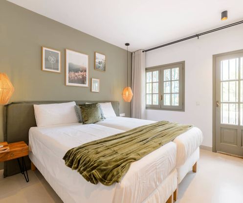 bedroom olive1